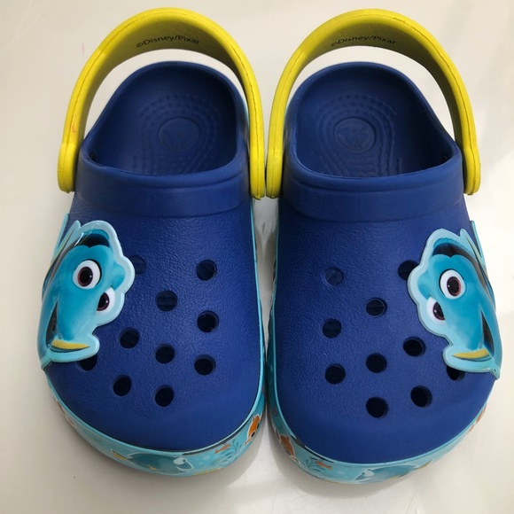 finding dory crocs